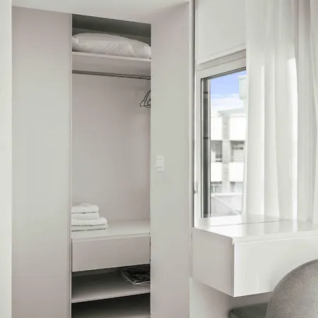 Phaedrus Living Seaside Residences 06