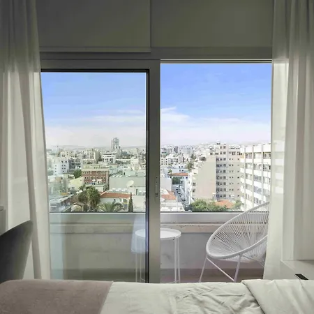 Apartamento Phaedrus Living Seaside Residences 06