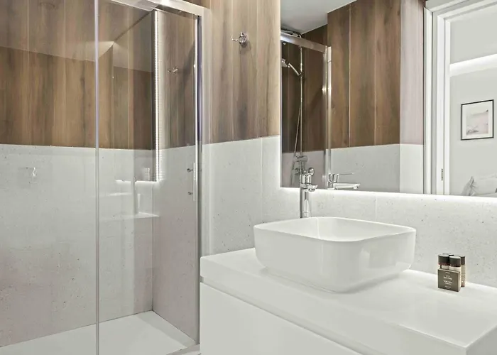 Phaedrus Living Seaside Residences 06 アパート *