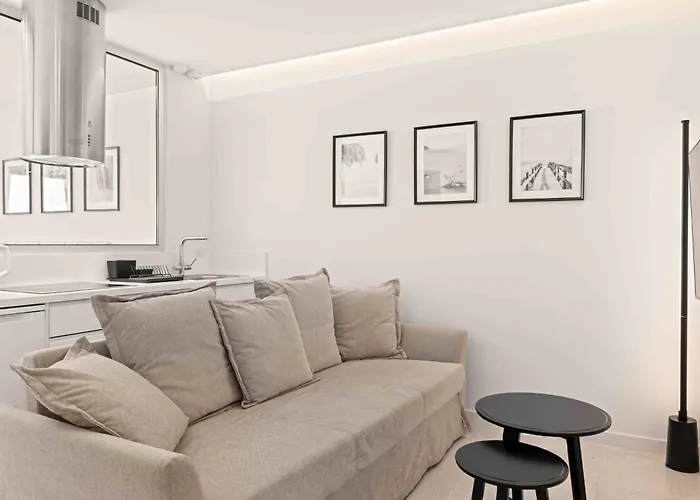 Phaedrus Living Seaside Residences 06 アパート